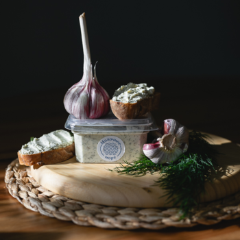Сыр Молочное море творожный с зеленью и чесноком 35% 0,25 кг., п/конт. 