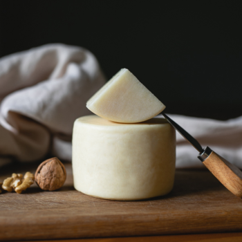 Сыр Молочное море Старосельский 20% 0,3 кг, термоусадочная пленка