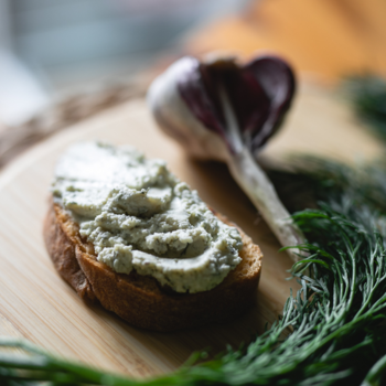 Сыр Молочное море творожный с зеленью и чесноком 35% 5 кг, ведро