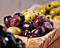 Оливки или маслины: как правильно?
